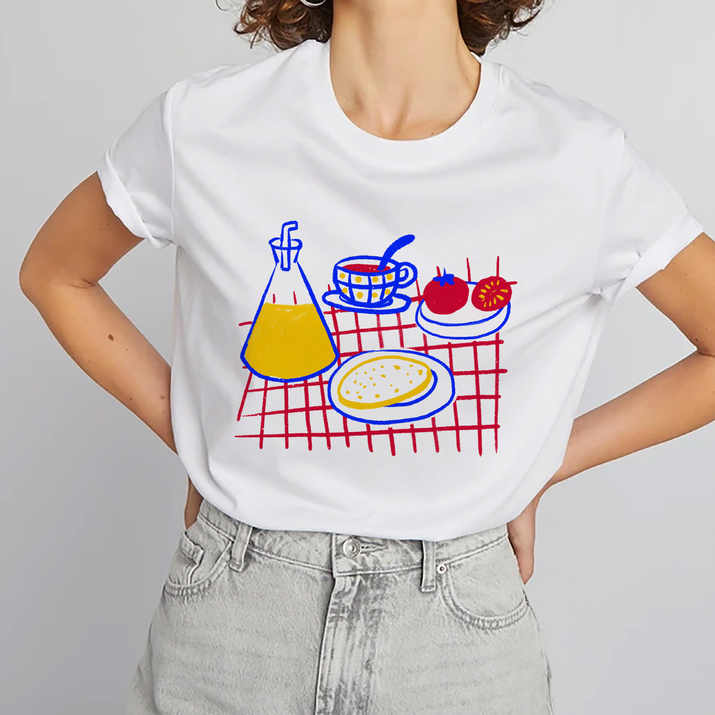 T-shirt bread with tomato